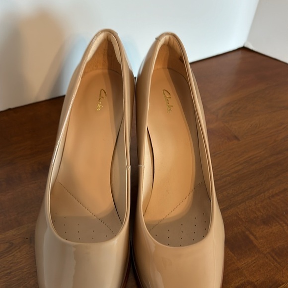 Clarks Kaylin Cara 2 Block Heels Size US 8.5 M Nude Color - Picture 5 of 16